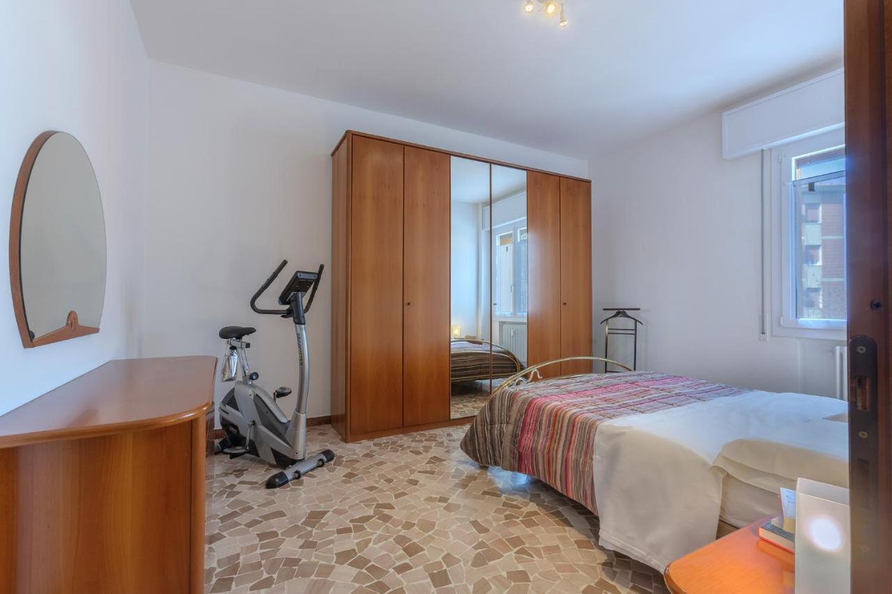 A 500 Mt Dalla Certosa Apartment Bologna Bagian luar foto